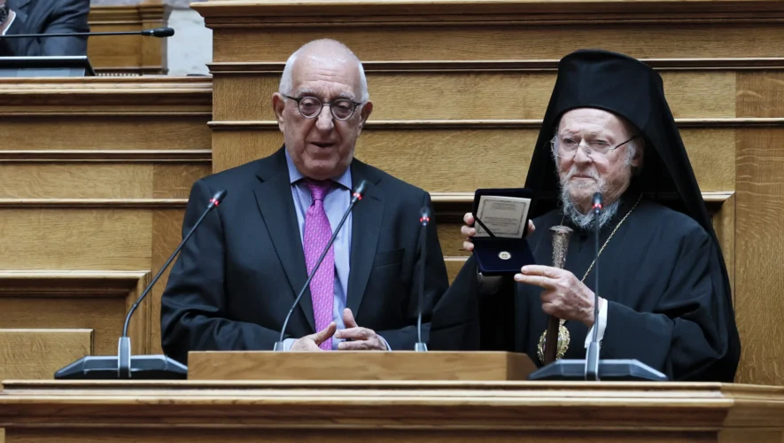 Ιστορική Ειδική Συνεδρίαση της Ολομέλειας της Βουλής προς τιμήν του Οικουμενικού Πατριάρχη κ.κ. Βαρθολομαίου (Εικόνες)