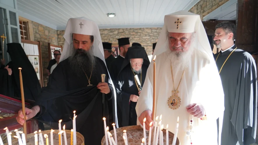 O Oikoumenikos Patriarxis stin geneteira tou Imbro mazi me tous Patriarxes Roumanias kai Boulgarias (56)