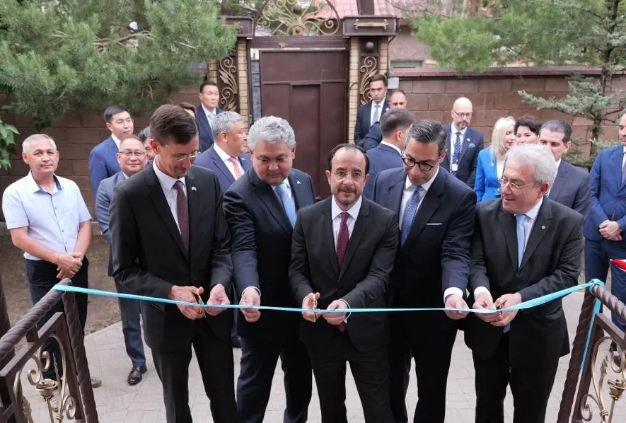 O Proedros Xristodoulidis paresti stin teleti egkainion tis Presbeias tis Kypriakis Dimokratias stin Astana