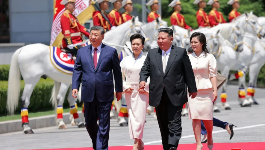 O proedros Si Tzinpingk epestrepse stin patrida tou ti Kina, meta apo to taxidi sti Boreia Korea