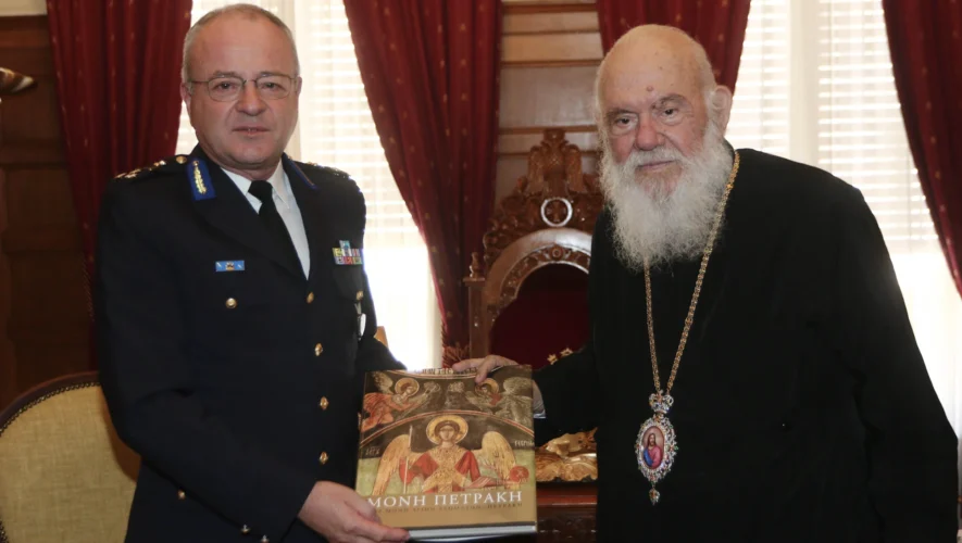 Συνάντηση του Αρχιεπισκόπου Ιερωνύμου με τον Αρχηγό του Πυροσβεστικού Σώματος Θεόδωρο Βάγια στο επίκεντρο των επαφών με θεσμικούς φορείς. Συζητήθηκαν ζητήματα συνεργασίας, κοινωνικής προστασίας και θεσμικών πρωτοβουλιών.,  Αρχιεπίσκοπος Ιερώνυμος, Θεόδωρος Βάγιας, Πυροσβεστικό Σώμα, Εκκλησία της Ελλάδος, συνάντηση, ΙΣΚΕ, Ιάσονας Φωτήλας, Υπουργείο Πολιτισμού, συνεργασία Εκκλησίας και Πολιτείας, φυσικές καταστροφές, κοινωνική συνοχή