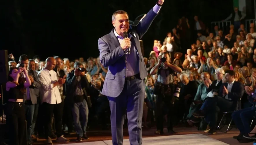 Ο Αλέξης Τσίπρας κατά τη διάρκεια τηλεοπτικής συνέντευξης για τις εκλογές και τη νέα πολιτική του κίνηση