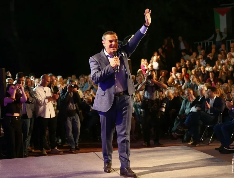 Ο Αλέξης Τσίπρας κατά τη διάρκεια τηλεοπτικής συνέντευξης για τις εκλογές και τη νέα πολιτική του κίνηση