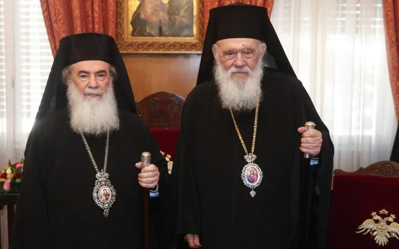  Συνάντηση Ιερώνυμου Β΄ και Θεόφιλου Γ΄ στην Αθήνα με έμφαση στον ρόλο του Πατριαρχείου Ιεροσολύμων, την πανορθόδοξη ενότητα, τη στήριξη της ομογένειας και την προώθηση της ειρήνης στη Μέση Ανατολή.  Πατριαρχείο Ιεροσολύμων, Ιερώνυμος Β΄, Θεόφιλος Γ΄, Ορθόδοξη Εκκλησία, πανορθόδοξη ενότητα, Άγιοι Τόποι, Πανάγιος Τάφος, Εκκλησία της Ελλάδος, ομογένεια, Μέση Ανατολή, ειρήνη, γεωπολιτικές εξελίξεις