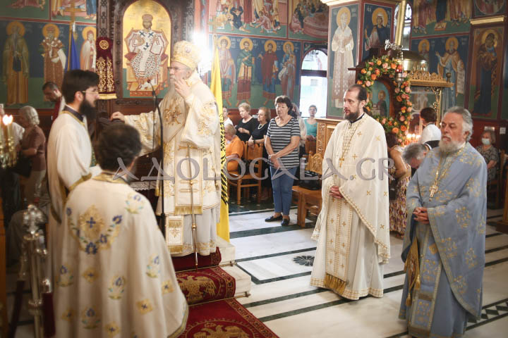 Σύναξη Δώδεκα Αποστόλων, Άγιοι Απόστολοι Καλλιθέας, Καλλιθέα, Τζιτζιφιές, Θεία Λειτουργία, Επίσκοπος Ανδρούσης, Κωνστάντιος, Ιερά Αρχιεπισκοπή Αθηνών, Ορθοδοξία, Εκκλησία της Ελλάδος, πανήγυρη, π. Δημήτριος Καρβούνης, φωτογραφία, βαγγέλης καρπαθάκης, καρπαθάκης, τζιζτιφιές, Αγιοι Απόστολοι, Αθήνα, 12 Απόστολοι, Κωνστάντιος,