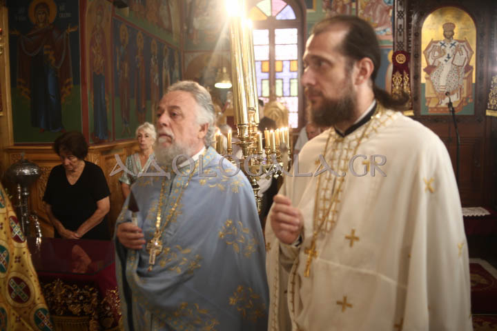 Σύναξη Δώδεκα Αποστόλων, Άγιοι Απόστολοι Καλλιθέας, Καλλιθέα, Τζιτζιφιές, Θεία Λειτουργία, Επίσκοπος Ανδρούσης, Κωνστάντιος, Ιερά Αρχιεπισκοπή Αθηνών, Ορθοδοξία, Εκκλησία της Ελλάδος, πανήγυρη, π. Δημήτριος Καρβούνης, φωτογραφία, βαγγέλης καρπαθάκης, καρπαθάκης, τζιζτιφιές, Αγιοι Απόστολοι, Αθήνα, 12 Απόστολοι, Κωνστάντιος,