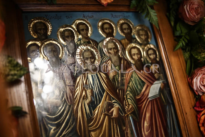 Σύναξη Δώδεκα Αποστόλων, Άγιοι Απόστολοι Καλλιθέας, Καλλιθέα, Τζιτζιφιές, Θεία Λειτουργία, Επίσκοπος Ανδρούσης, Κωνστάντιος, Ιερά Αρχιεπισκοπή Αθηνών, Ορθοδοξία, Εκκλησία της Ελλάδος, πανήγυρη, π. Δημήτριος Καρβούνης, φωτογραφία, βαγγέλης καρπαθάκης, καρπαθάκης, τζιζτιφιές, Αγιοι Απόστολοι, Αθήνα, 12 Απόστολοι, Κωνστάντιος,