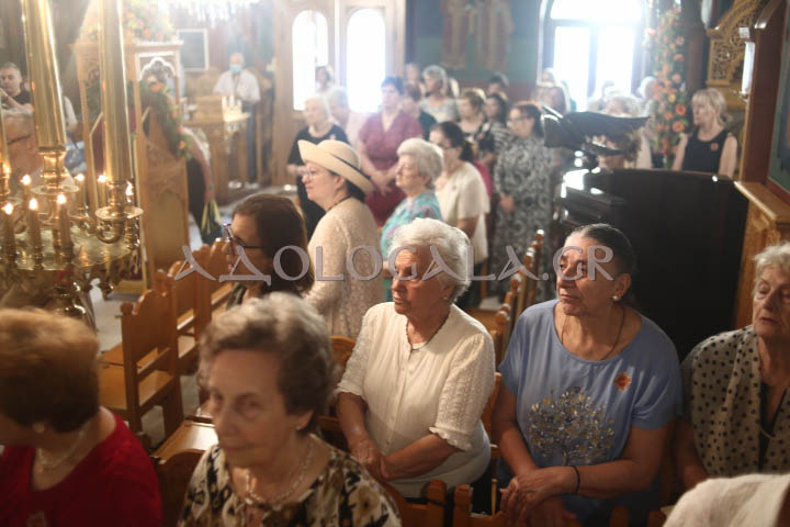Σύναξη Δώδεκα Αποστόλων, Άγιοι Απόστολοι Καλλιθέας, Καλλιθέα, Τζιτζιφιές, Θεία Λειτουργία, Επίσκοπος Ανδρούσης, Κωνστάντιος, Ιερά Αρχιεπισκοπή Αθηνών, Ορθοδοξία, Εκκλησία της Ελλάδος, πανήγυρη, π. Δημήτριος Καρβούνης, φωτογραφία, βαγγέλης καρπαθάκης, καρπαθάκης, τζιζτιφιές, Αγιοι Απόστολοι, Αθήνα, 12 Απόστολοι, Κωνστάντιος,