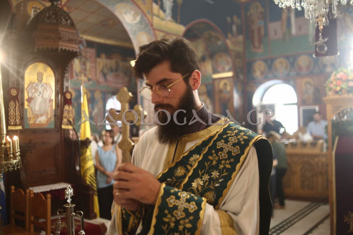 Σύναξη Δώδεκα Αποστόλων, Άγιοι Απόστολοι Καλλιθέας, Καλλιθέα, Τζιτζιφιές, Θεία Λειτουργία, Επίσκοπος Ανδρούσης, Κωνστάντιος, Ιερά Αρχιεπισκοπή Αθηνών, Ορθοδοξία, Εκκλησία της Ελλάδος, πανήγυρη, π. Δημήτριος Καρβούνης, φωτογραφία, βαγγέλης καρπαθάκης, καρπαθάκης, τζιζτιφιές, Αγιοι Απόστολοι, Αθήνα, 12 Απόστολοι, Κωνστάντιος,