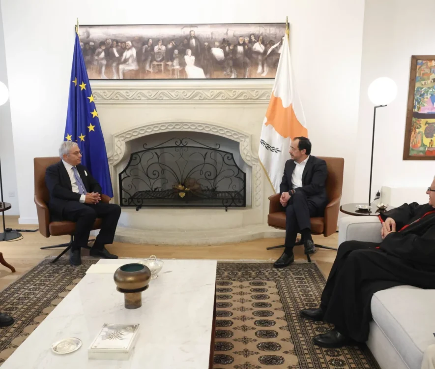 Ο Πρόεδρος της Δημοκρατίας Νίκος Χριστοδουλίδης συναντήθηκε με τον Αντιπρόσωπο της Θρησκευτικής Ομάδας Μαρωνιτών Πέτρο Νακούζη, επαναβεβαιώνοντας τη στήριξη της Κυβέρνησης στα ζητήματα της μαρωνιτικής κοινότητας.