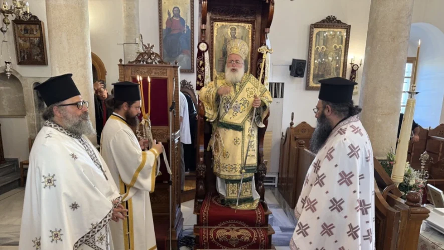 Αρχιερατική Θεία Λειτουργία και μνημόσυνα τελέστηκαν στον Ιερό Μητροπολιτικό Ναό Αγίου Γεωργίου Ιεράπετρας από τον Μητροπολίτη κ. Κύριλλο την Κυριακή Γ´ Ματθαίου.