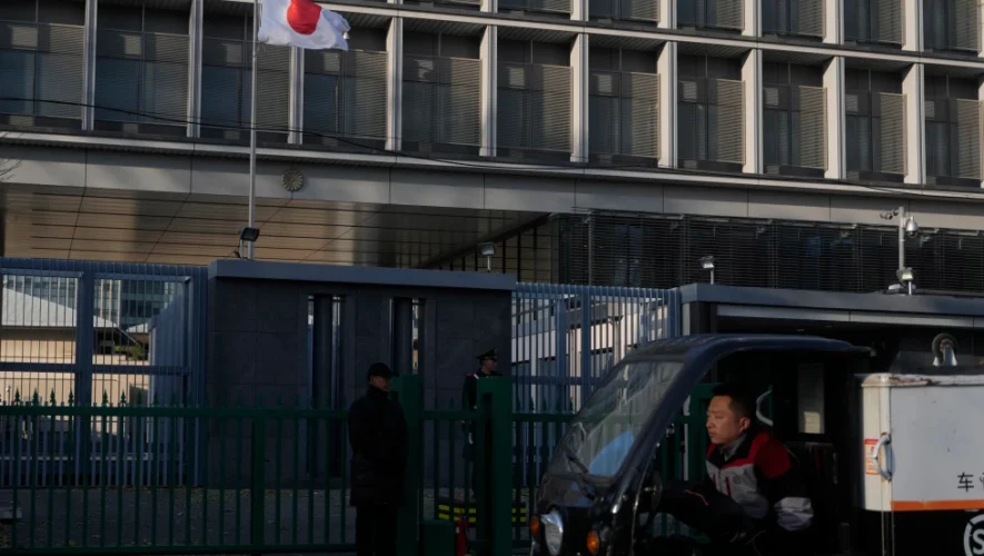 Η Κίνα επέβαλε νέους περιορισμούς στις εξαγωγές προς 40 ιαπωνικές εταιρείες, εντείνοντας την αντιπαράθεση με το Τόκιο για την Ταϊβάν και την ασφάλεια στην Ασία.