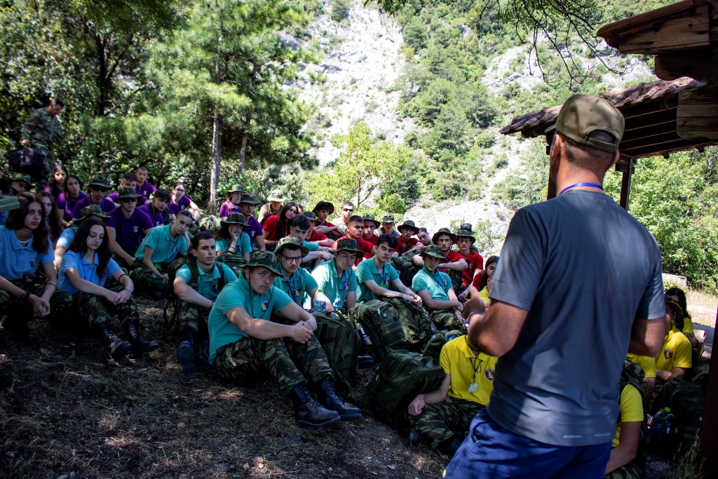 Μαθητές Λυκείου συμμετέχουν στο 2ο Summer Campus της Σχολής Μονίμων Υπαξιωματικών στο Λιτόχωρο Πιερίας κατά τη διάρκεια εκπαιδευτικών και αθλητικών δραστηριοτήτων.