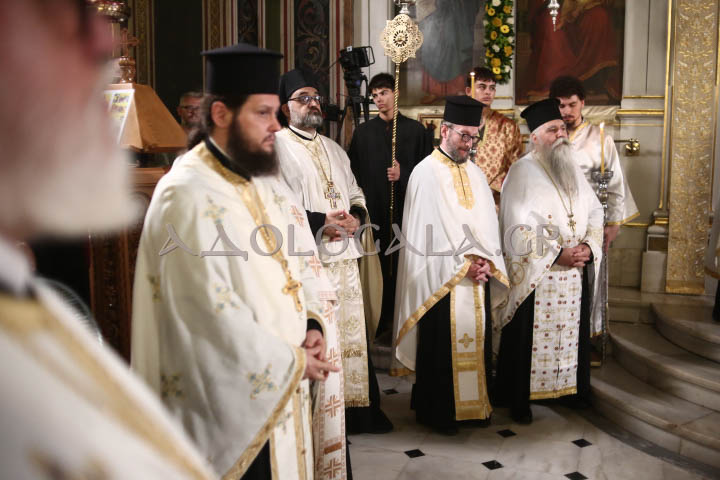 Πανηγυρικός Αρχιερατικός Εσπερινός στον Ιερό Ναό Αγίου Παύλου Αθηνών με τον Μητροπολίτη Χαλκίδος κ. Χρυσόστομο και τον Αρχιμανδρίτη π. Σεβαστιανό Σωμαράκη.