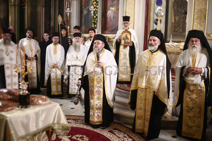 Πανηγυρικός Αρχιερατικός Εσπερινός στον Ιερό Ναό Αγίου Παύλου Αθηνών με τον Μητροπολίτη Χαλκίδος κ. Χρυσόστομο και τον Αρχιμανδρίτη π. Σεβαστιανό Σωμαράκη.