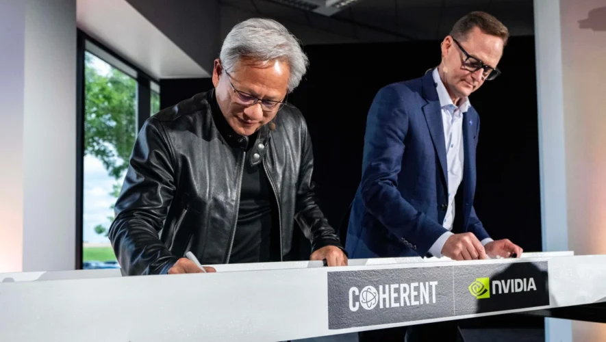 Ο Jensen Huang της Nvidia λέει ότι η κοινωνία χρειάζεται «νέους κοινωνικούς κανόνες» στην εποχή της Τεχνητής Νοημοσύνης