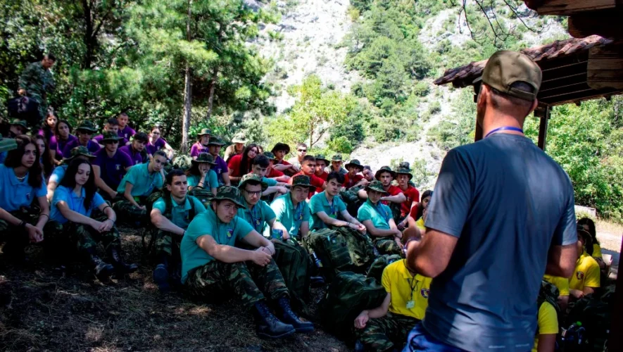 Μαθητές Λυκείου συμμετέχουν στο 2ο Summer Campus της Σχολής Μονίμων Υπαξιωματικών στο Λιτόχωρο Πιερίας κατά τη διάρκεια εκπαιδευτικών και αθλητικών δραστηριοτήτων.
