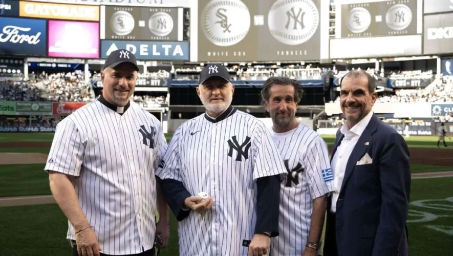 Το Yankee Stadium φιλοξένησε τη Νύχτα του Ελληνικού Τζέρσεϊ, μια εκδήλωση ελληνικής υπερηφάνειας με τη συμμετοχή της ελληνορθόδοξης κοινότητας και του Αρχιεπισκόπου Αμερικής Ελπιδοφόρου.