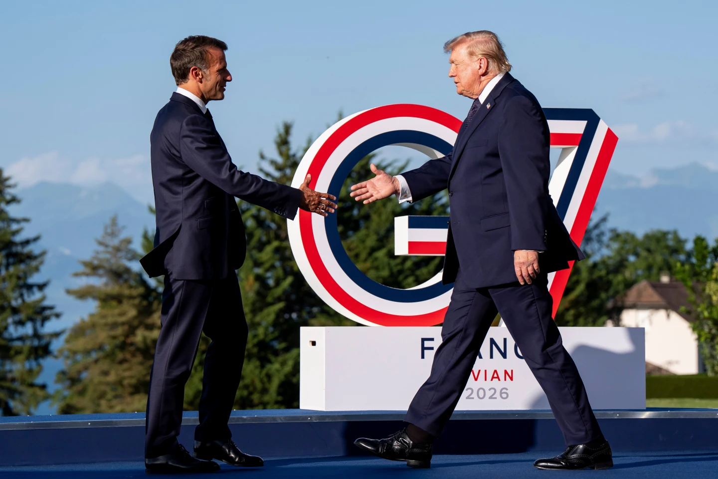 Οι ηγέτες της G7 ξεκίνησαν τις συνομιλίες κορυφής για την Ουκρανία και τη Μέση Ανατολή
