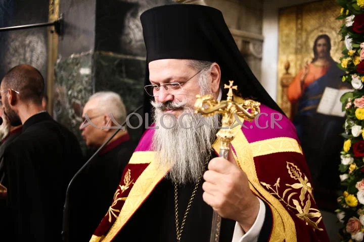 Ο Θεοφιλέστατος Επίσκοπος Επιδαύρου κ. Νικόδημος κηρύττει στον Πανηγυρικό Εσπερινό της Αγίας Παρασκευής στον ομώνυμο Ιερό Ναό του Δήμου Αγίας Παρασκευής Αττικής.