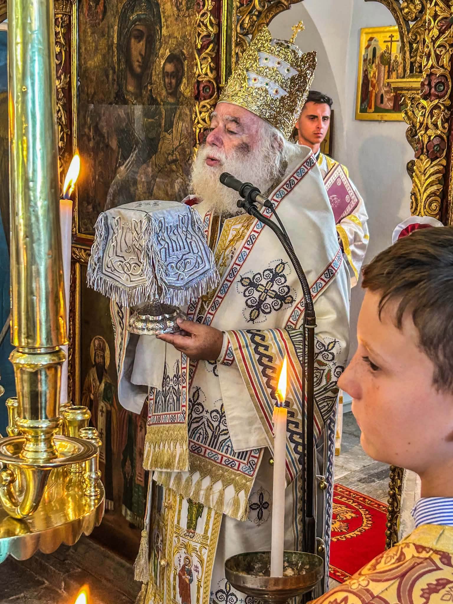 Πατριαρχική Θεία Λειτουργία, Αμοργός, Πατριάρχης Θεόδωρος Β΄, Πατριάρχης Παρθένιος, Ιερό Μνημόσυνο, Εκκλησία Αλεξανδρείας, Μητρόπολη Θήρας, Ορθοδοξία, Κυκλάδες, Εκκλησιαστικές Ειδήσεις