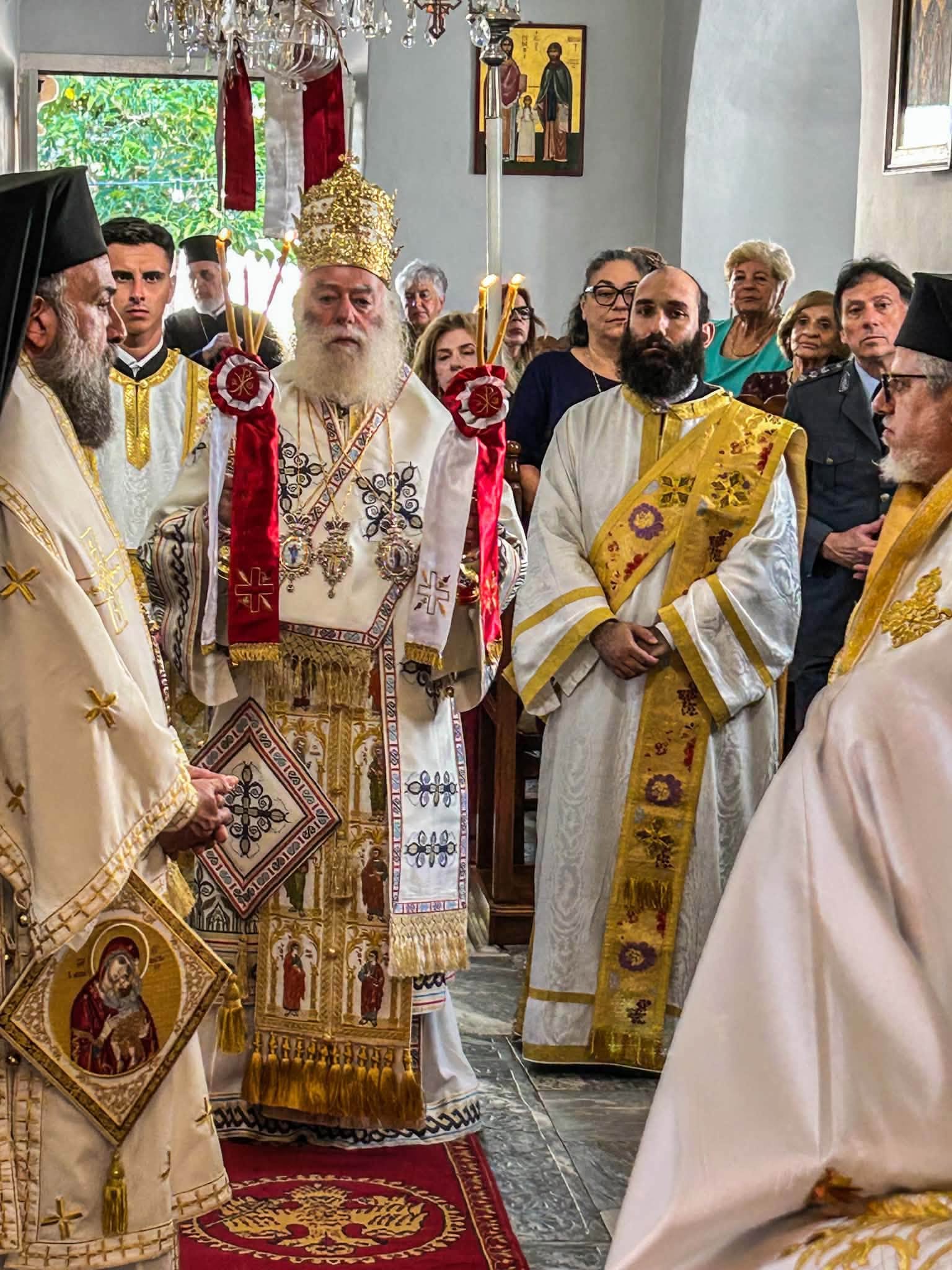 Πατριαρχική Θεία Λειτουργία, Αμοργός, Πατριάρχης Θεόδωρος Β΄, Πατριάρχης Παρθένιος, Ιερό Μνημόσυνο, Εκκλησία Αλεξανδρείας, Μητρόπολη Θήρας, Ορθοδοξία, Κυκλάδες, Εκκλησιαστικές Ειδήσεις