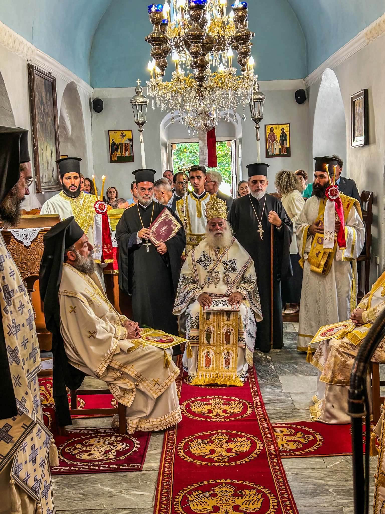 Πατριαρχική Θεία Λειτουργία, Αμοργός, Πατριάρχης Θεόδωρος Β΄, Πατριάρχης Παρθένιος, Ιερό Μνημόσυνο, Εκκλησία Αλεξανδρείας, Μητρόπολη Θήρας, Ορθοδοξία, Κυκλάδες, Εκκλησιαστικές Ειδήσεις