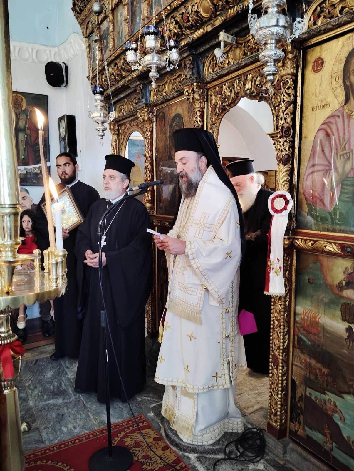 Πατριαρχική Θεία Λειτουργία, Αμοργός, Πατριάρχης Θεόδωρος Β΄, Πατριάρχης Παρθένιος, Ιερό Μνημόσυνο, Εκκλησία Αλεξανδρείας, Μητρόπολη Θήρας, Ορθοδοξία, Κυκλάδες, Εκκλησιαστικές Ειδήσεις