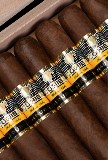 Cohiba, Habanos, Κούβα, κουβανέζικα πούρα, ιστορία Cohiba, Behike, Maduro 5, Classic Line, Siglo VI, premium Habanos, Vuelta Abajo, κουβανικός καπνός, χειροποίητα Habanos, πολιτιστική κληρονομιά, ιστορικές μάρκες