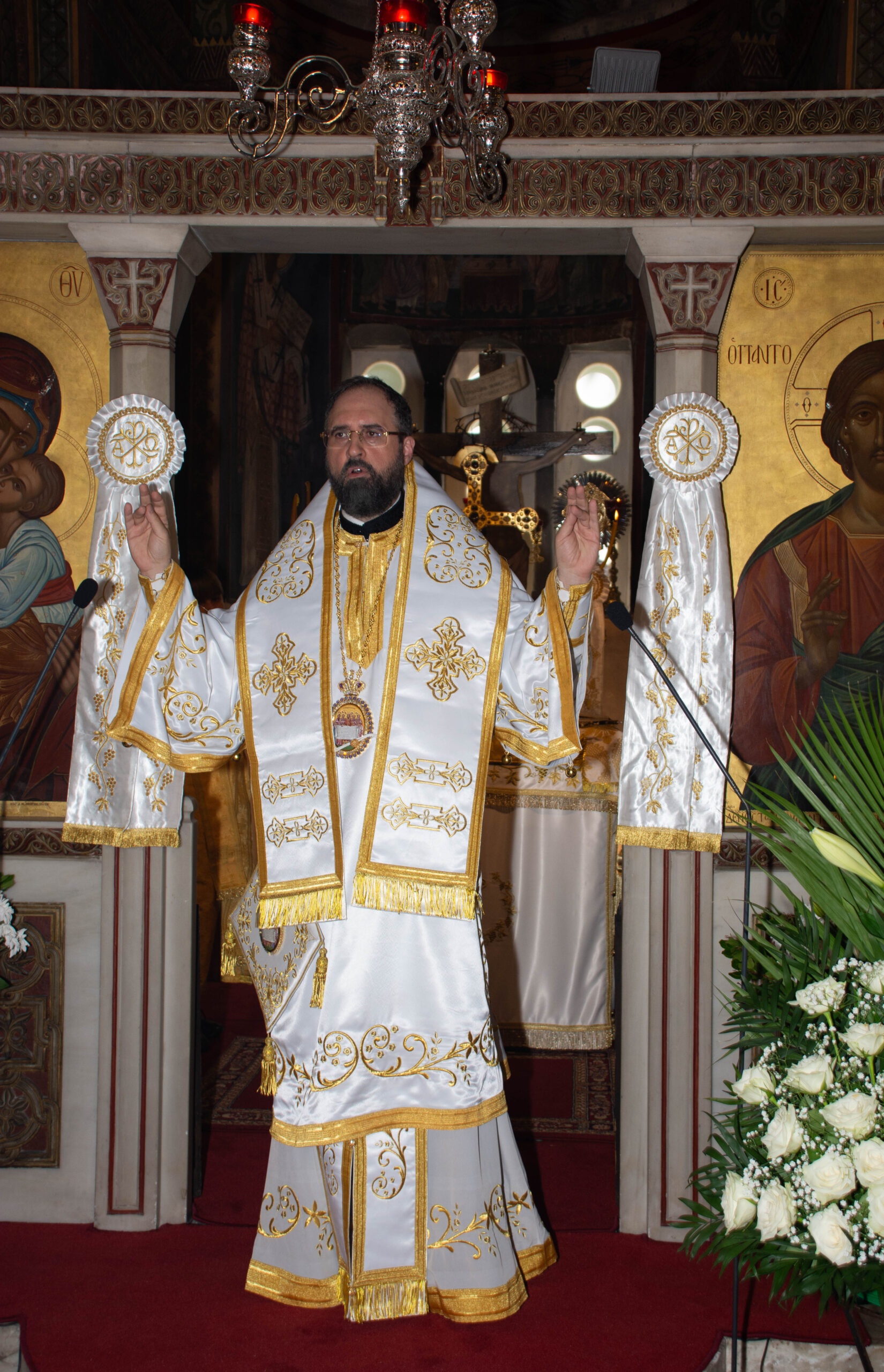 Η πρώτη αρχιερατική Θεία Λειτουργία του Επισκόπου Ανδίδων κ. Ισιδώρου στον Ιστορικό Ιερό Ναό Μεταμορφώσεως Σωτήρος στην Πλάκα