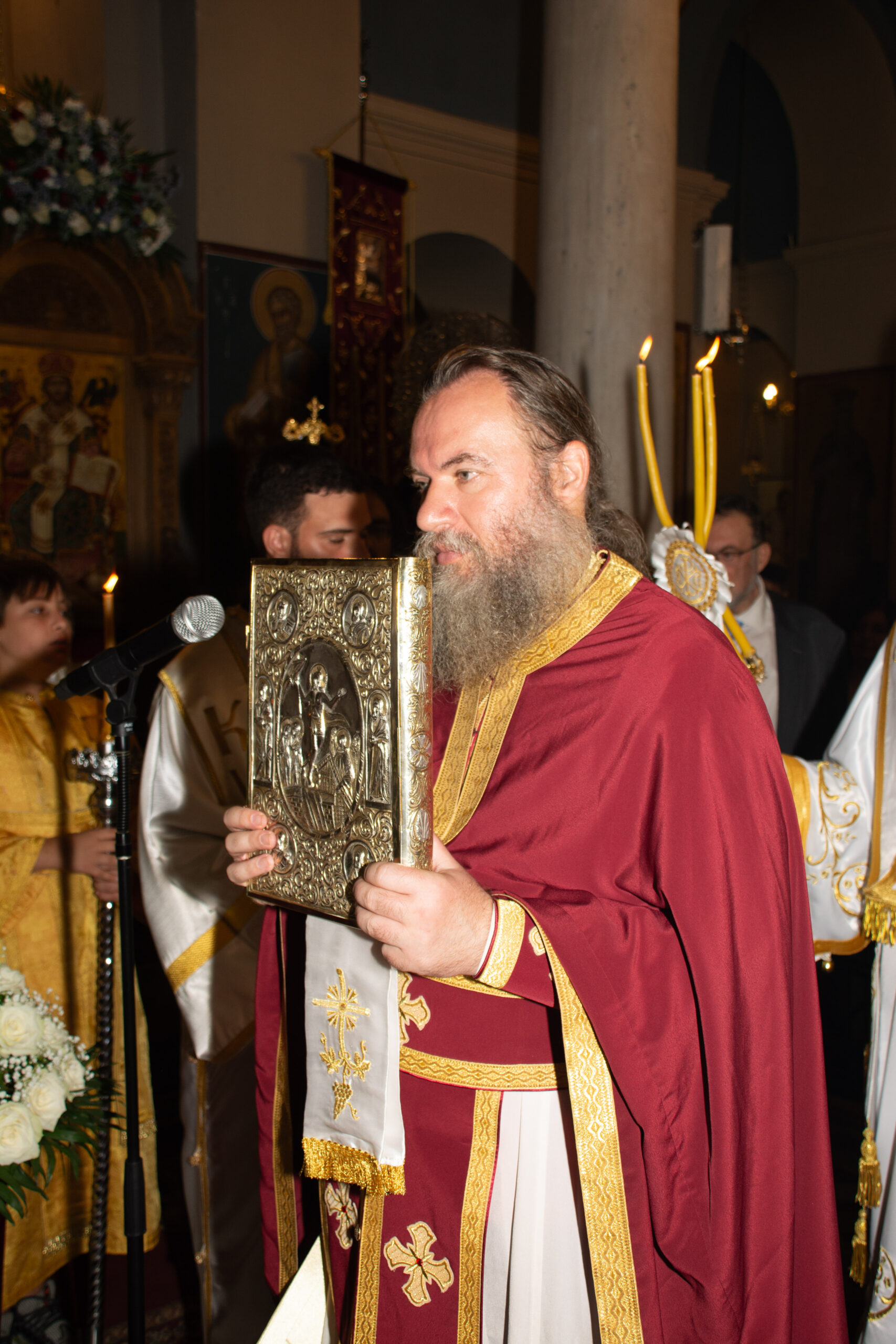 Η πρώτη αρχιερατική Θεία Λειτουργία του Επισκόπου Ανδίδων κ. Ισιδώρου στον Ιστορικό Ιερό Ναό Μεταμορφώσεως Σωτήρος στην Πλάκα