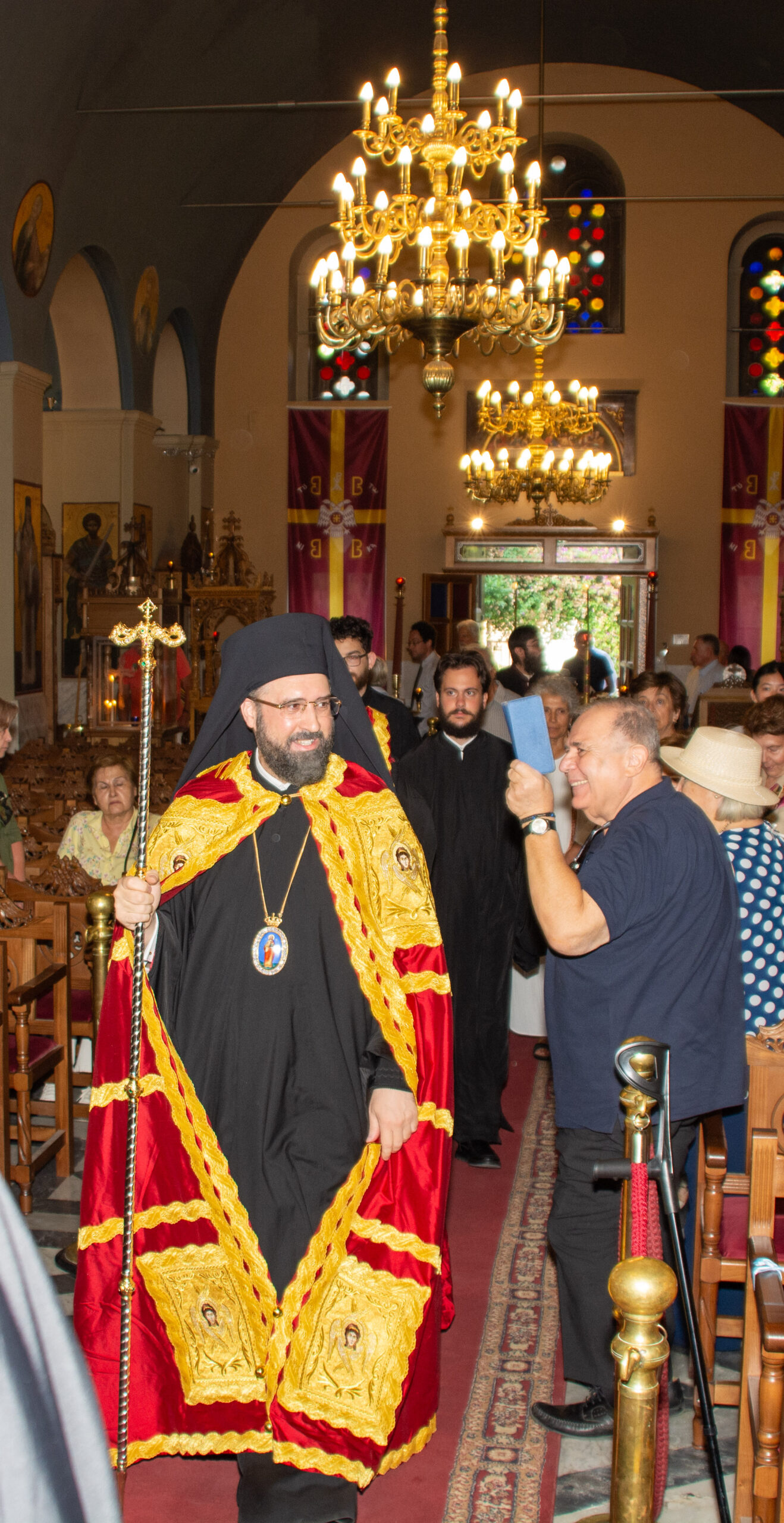 Η πρώτη αρχιερατική Θεία Λειτουργία του Επισκόπου Ανδίδων κ. Ισιδώρου στον Ιστορικό Ιερό Ναό Μεταμορφώσεως Σωτήρος στην Πλάκα