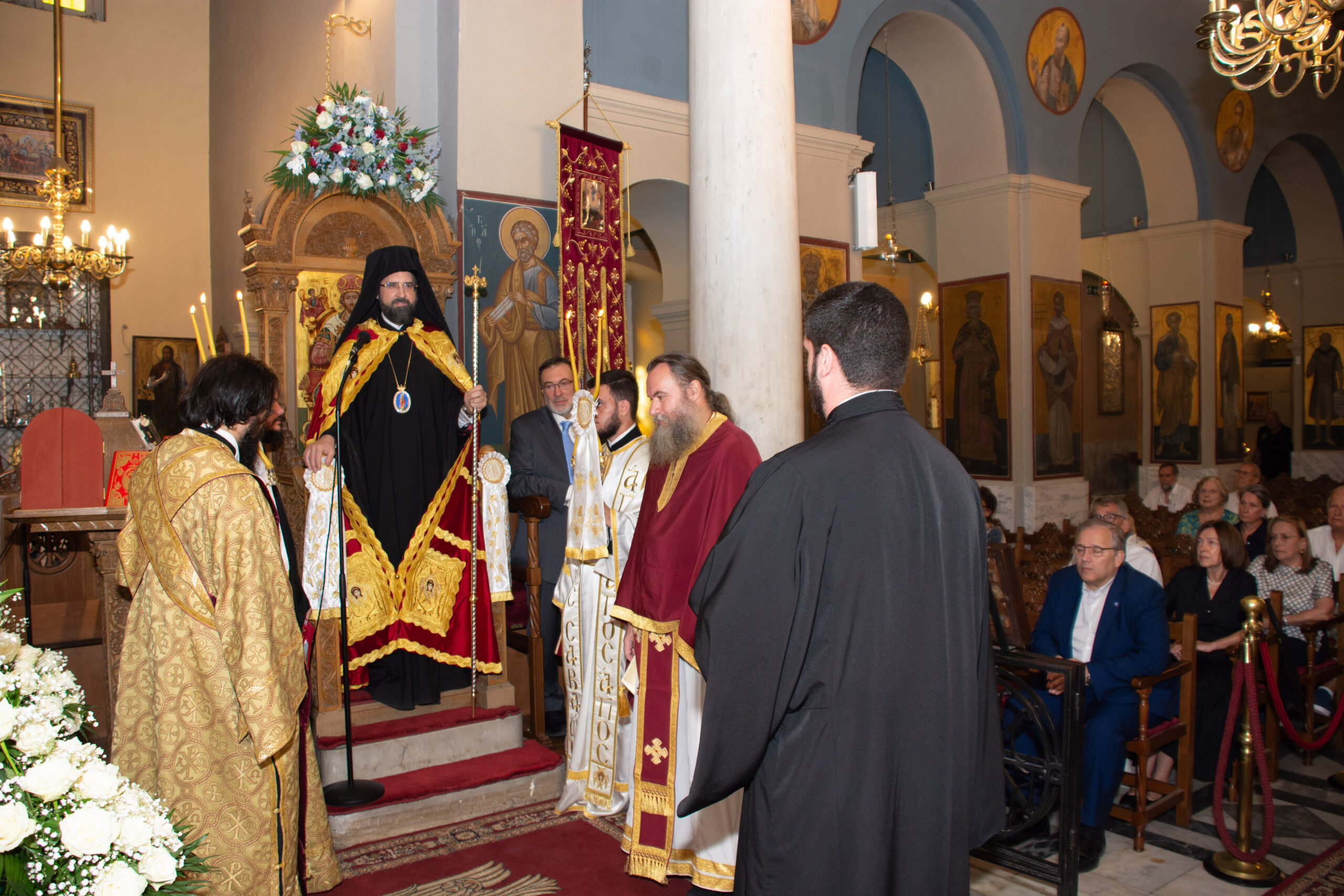 Η πρώτη αρχιερατική Θεία Λειτουργία του Επισκόπου Ανδίδων κ. Ισιδώρου στον Ιστορικό Ιερό Ναό Μεταμορφώσεως Σωτήρος στην Πλάκα