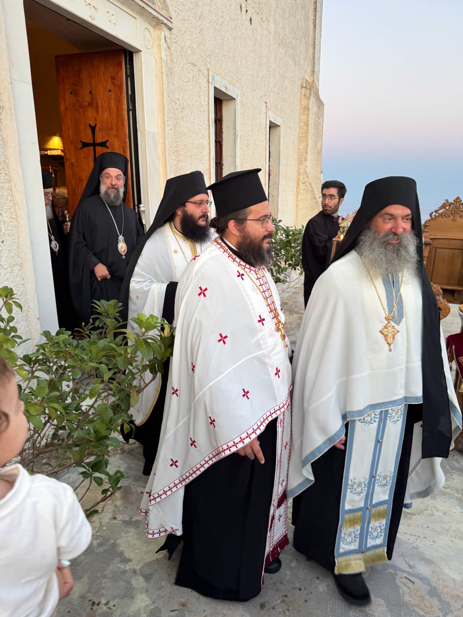 Προφήτης Ηλίας, Ιερά Μονή Προφήτου Ηλιού Θήρας, Σαντορίνη, Μητρόπολη Θήρας, πανθηραϊκός εορτασμός, Μητροπολίτης Αμφιλόχιος, Θεία Λειτουργία, Τρισαρχιερατικός Εσπερινός, Κυκλάδες, εκκλησιαστικές ειδήσεις