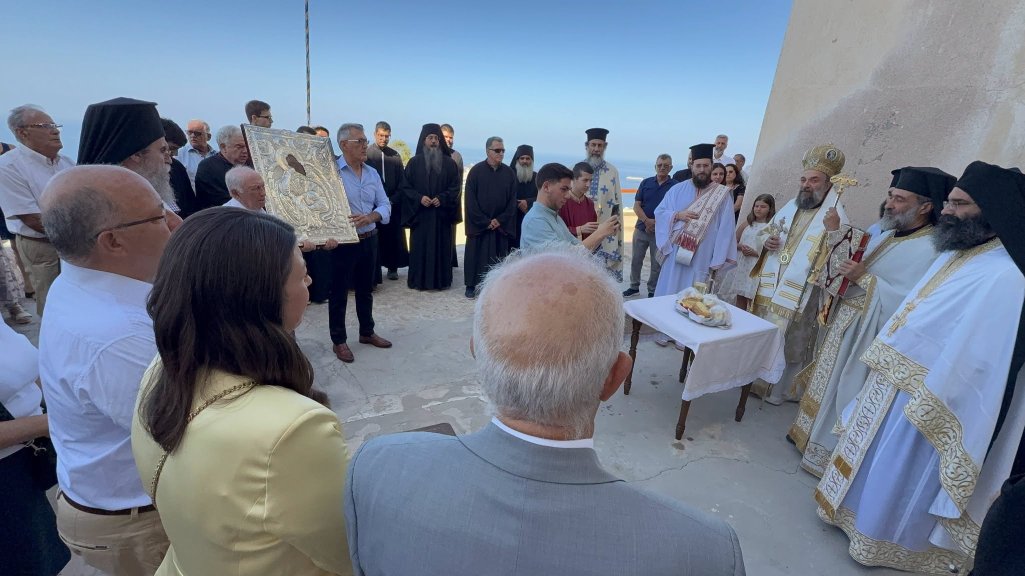 Προφήτης Ηλίας, Ιερά Μονή Προφήτου Ηλιού Θήρας, Σαντορίνη, Μητρόπολη Θήρας, πανθηραϊκός εορτασμός, Μητροπολίτης Αμφιλόχιος, Θεία Λειτουργία, Τρισαρχιερατικός Εσπερινός, Κυκλάδες, εκκλησιαστικές ειδήσεις